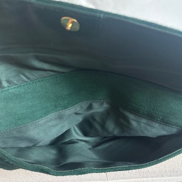 Elegant Vintage Green Suede Crossbody Bag - Picture 9 of 10